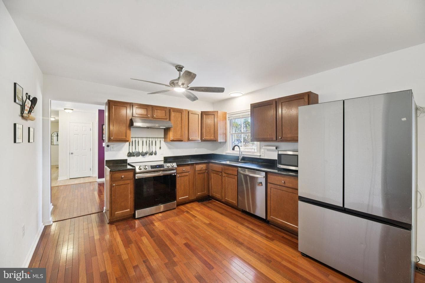 736 Annapolis Drive photo 37