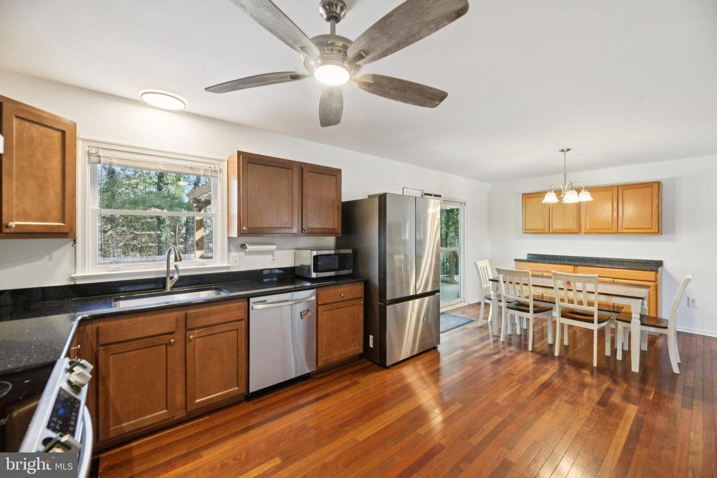 736 Annapolis Drive photo 38