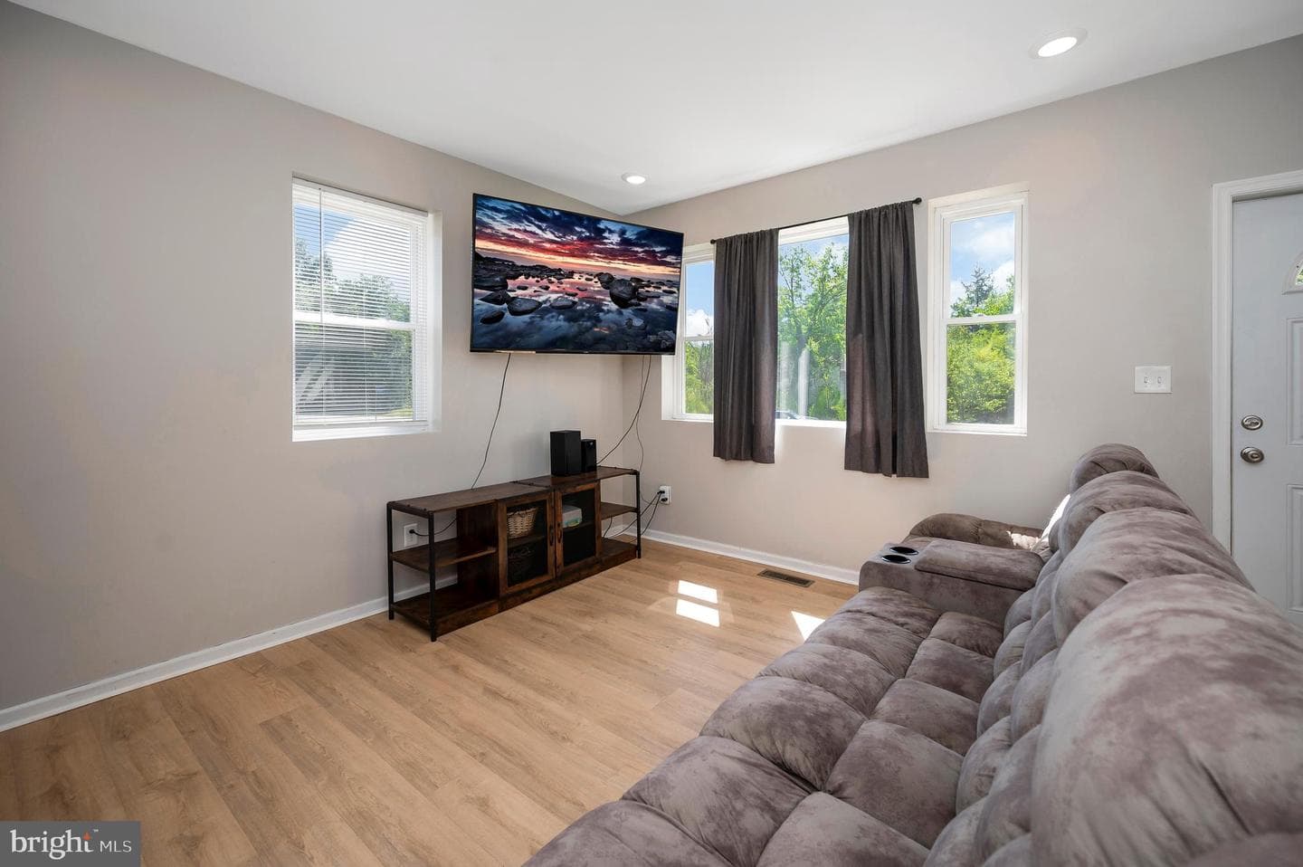 16036 Rogers Clark Boulevard photo 10
