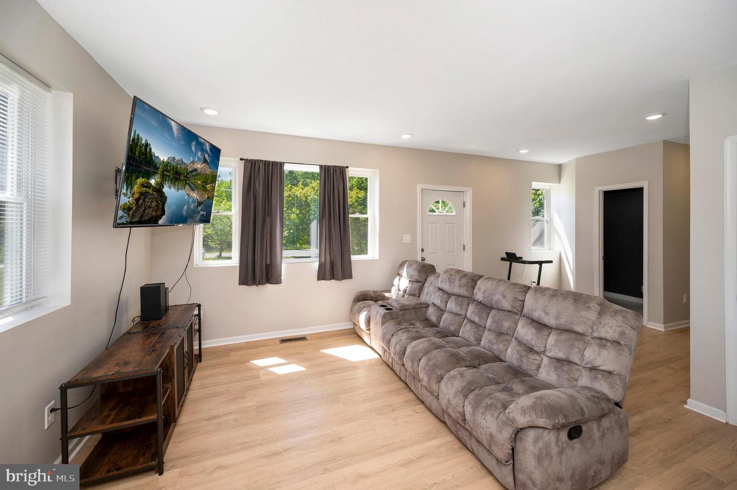 16036 Rogers Clark Boulevard photo 11