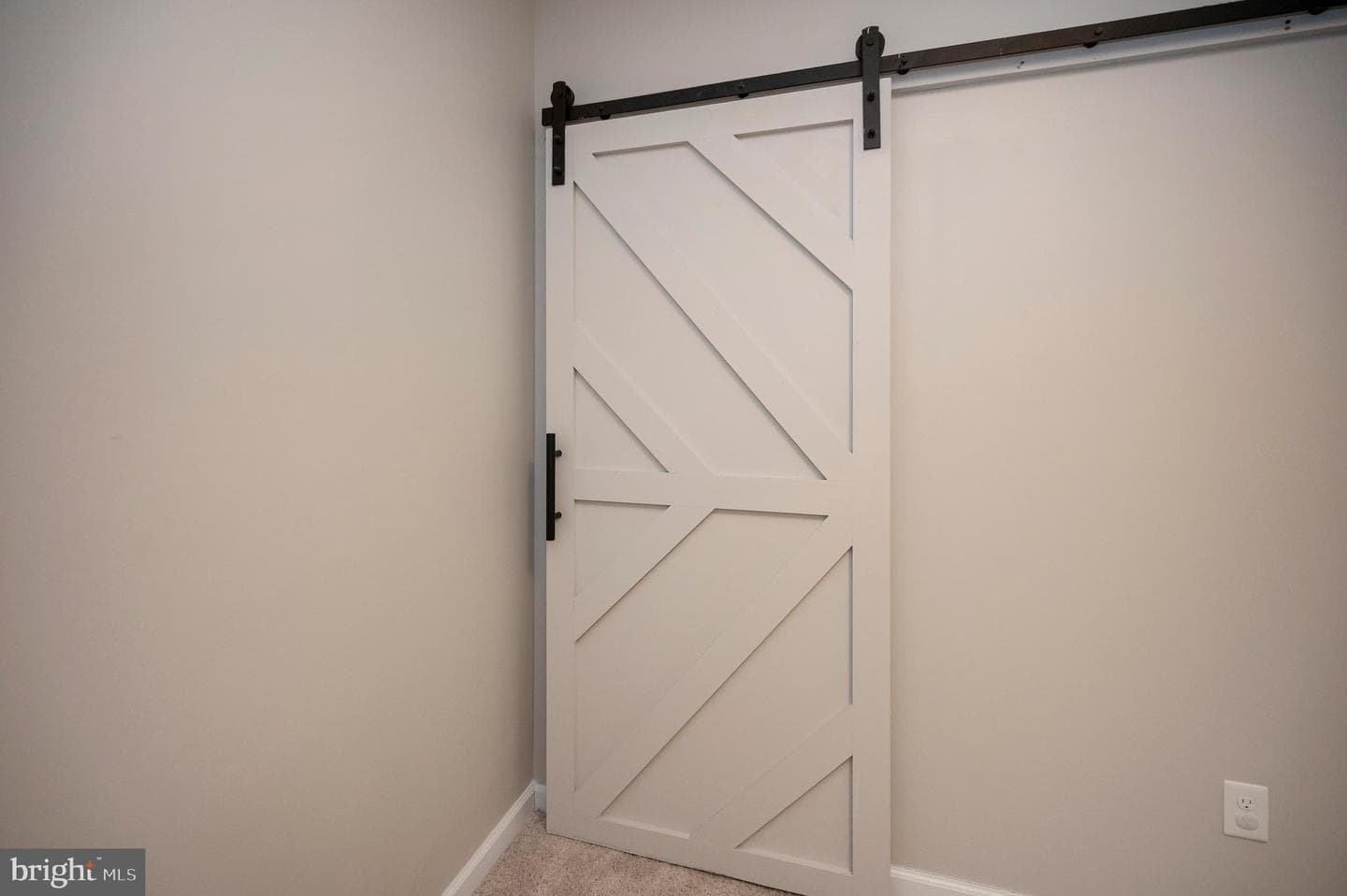16036 Rogers Clark Boulevard photo 23
