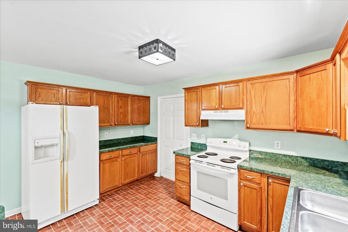 18084 Harding Drive photo 13