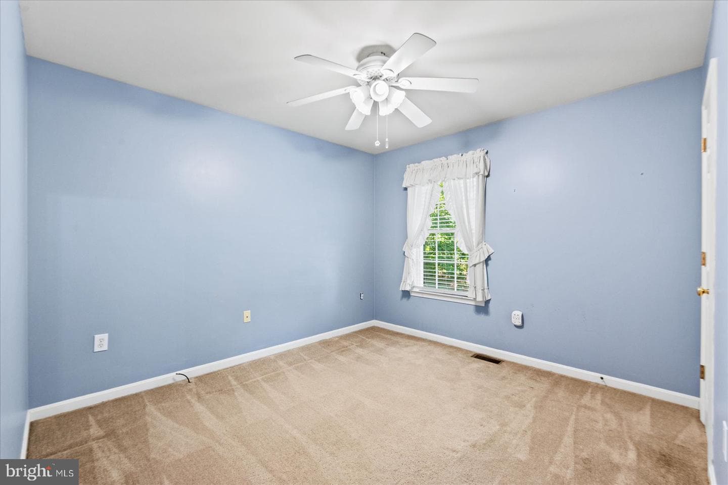 18084 Harding Drive photo 21