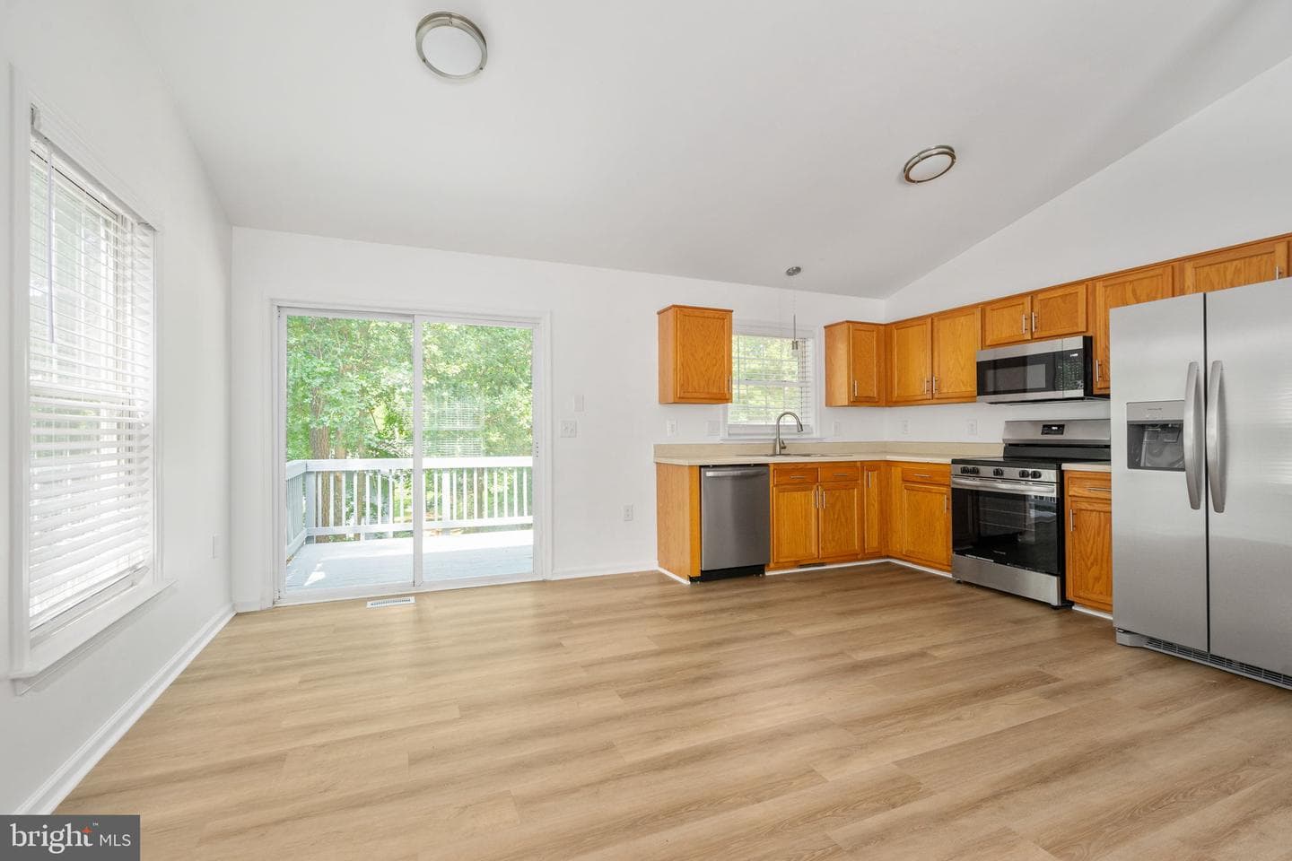 261 Manchester Drive photo 25