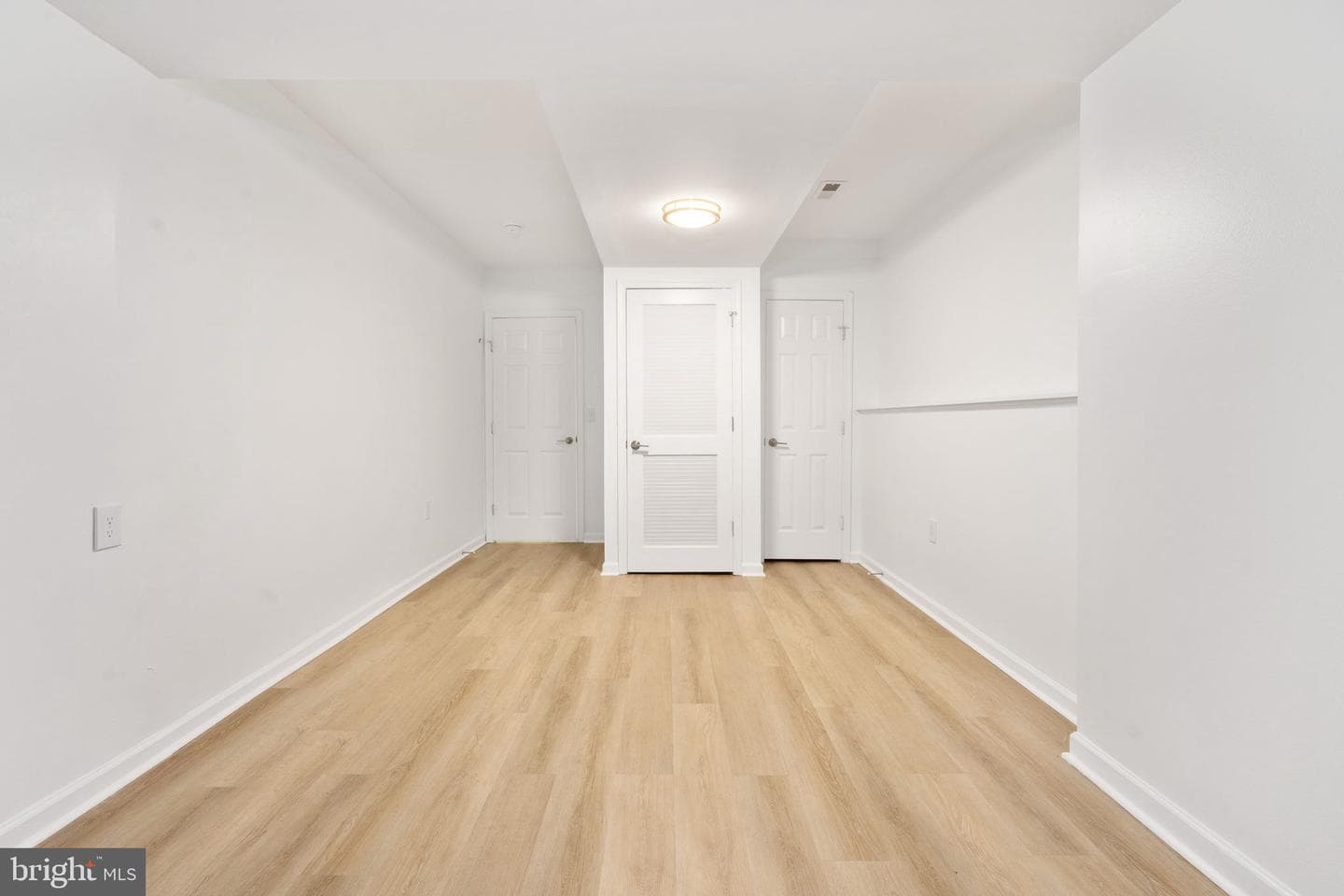 261 Manchester Drive photo 52