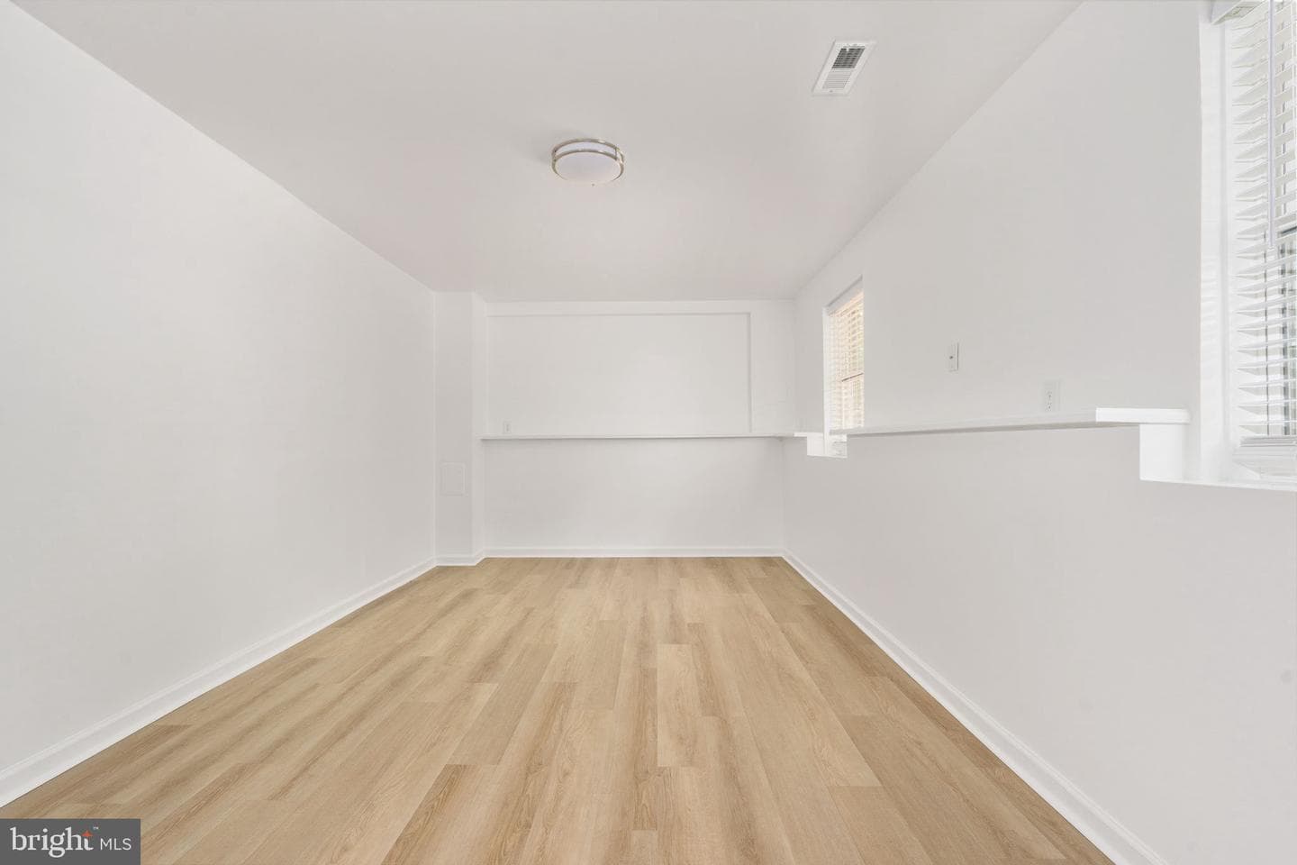 261 Manchester Drive photo 55