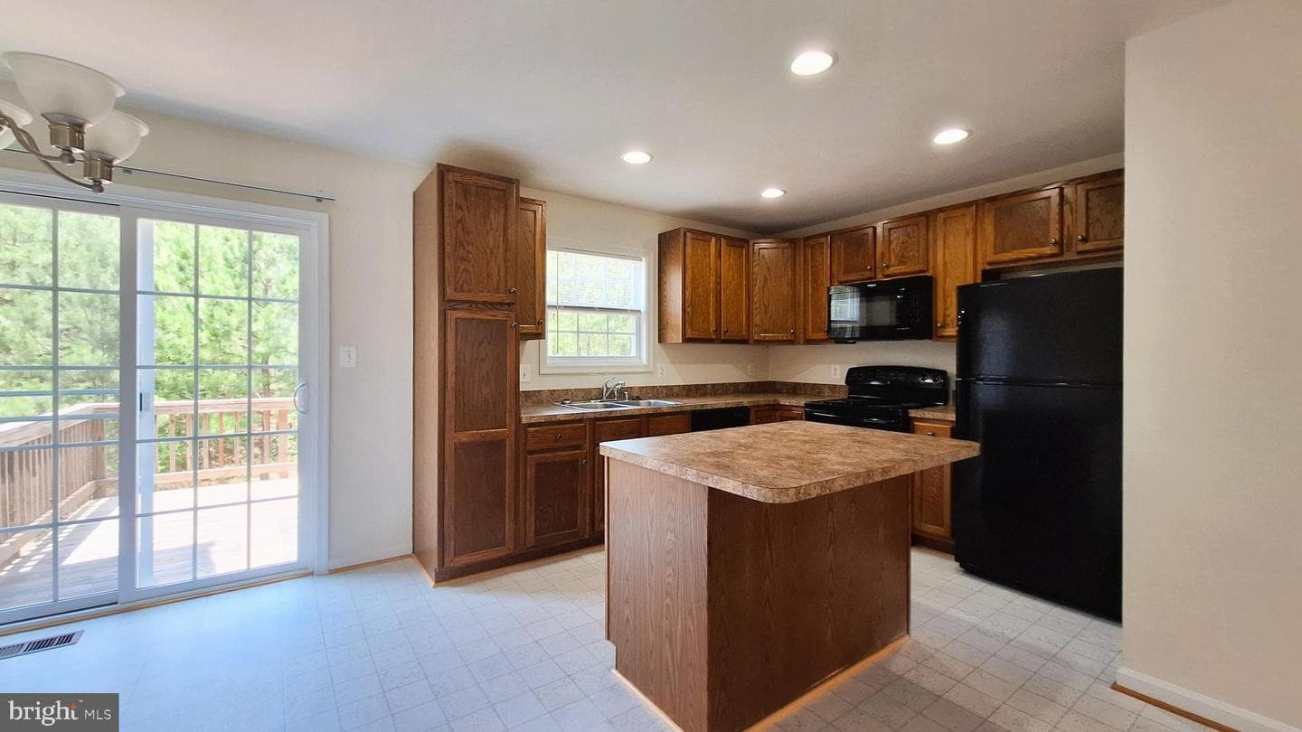 23216 Westwood Court photo 8