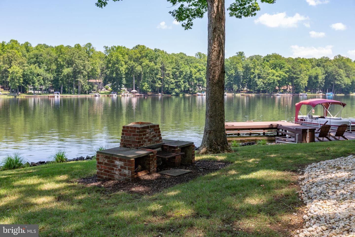 280 Lake Caroline Drive photo 9