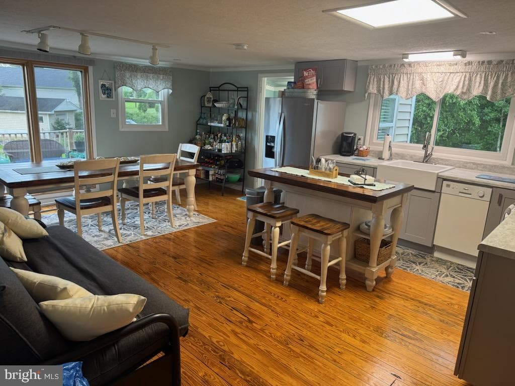 112 Spring Lane photo 4