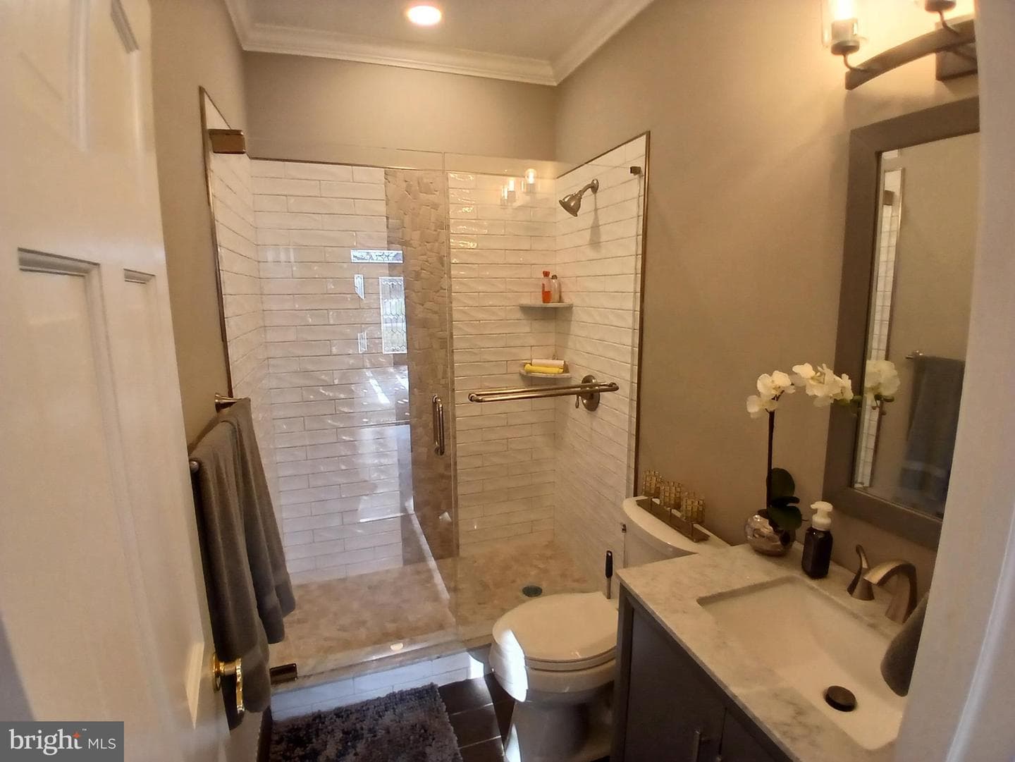 393 Daingerfield Road photo 11
