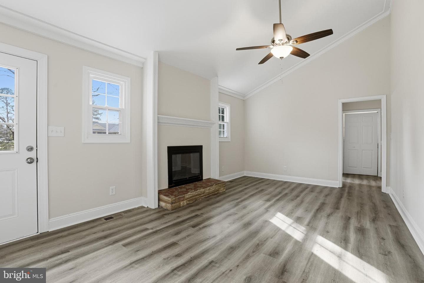 192 E Banbury Road photo 25