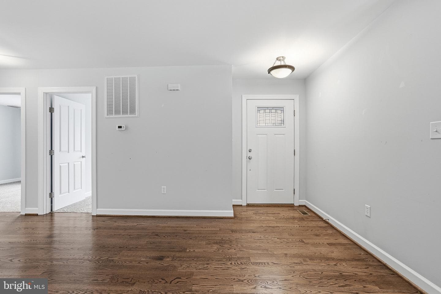 555 Clements Dr photo 11