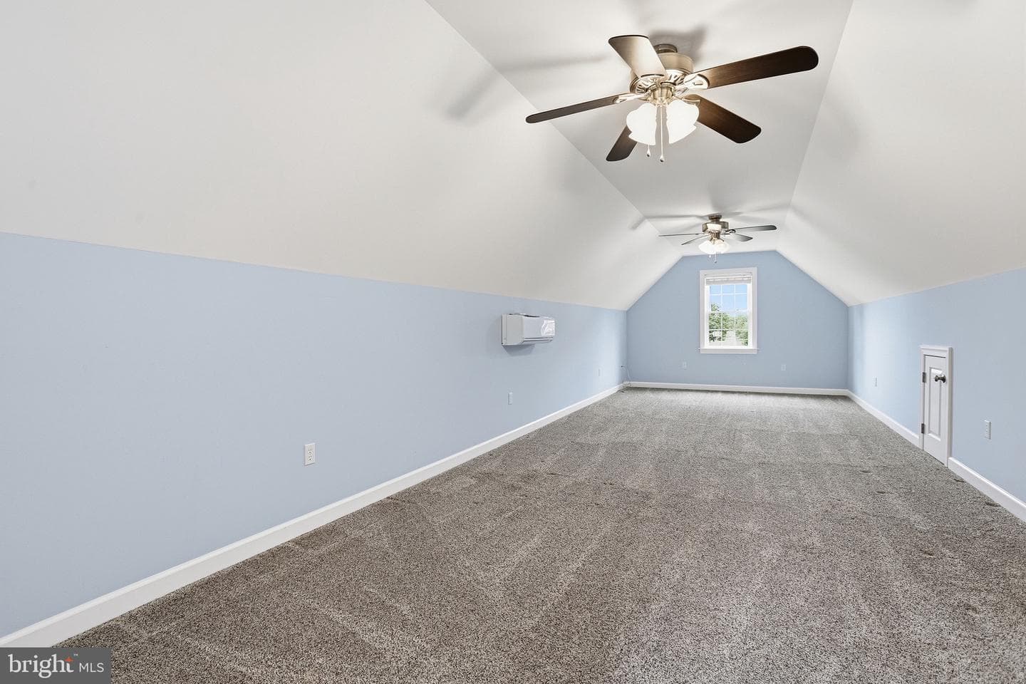 555 Clements Dr photo 35