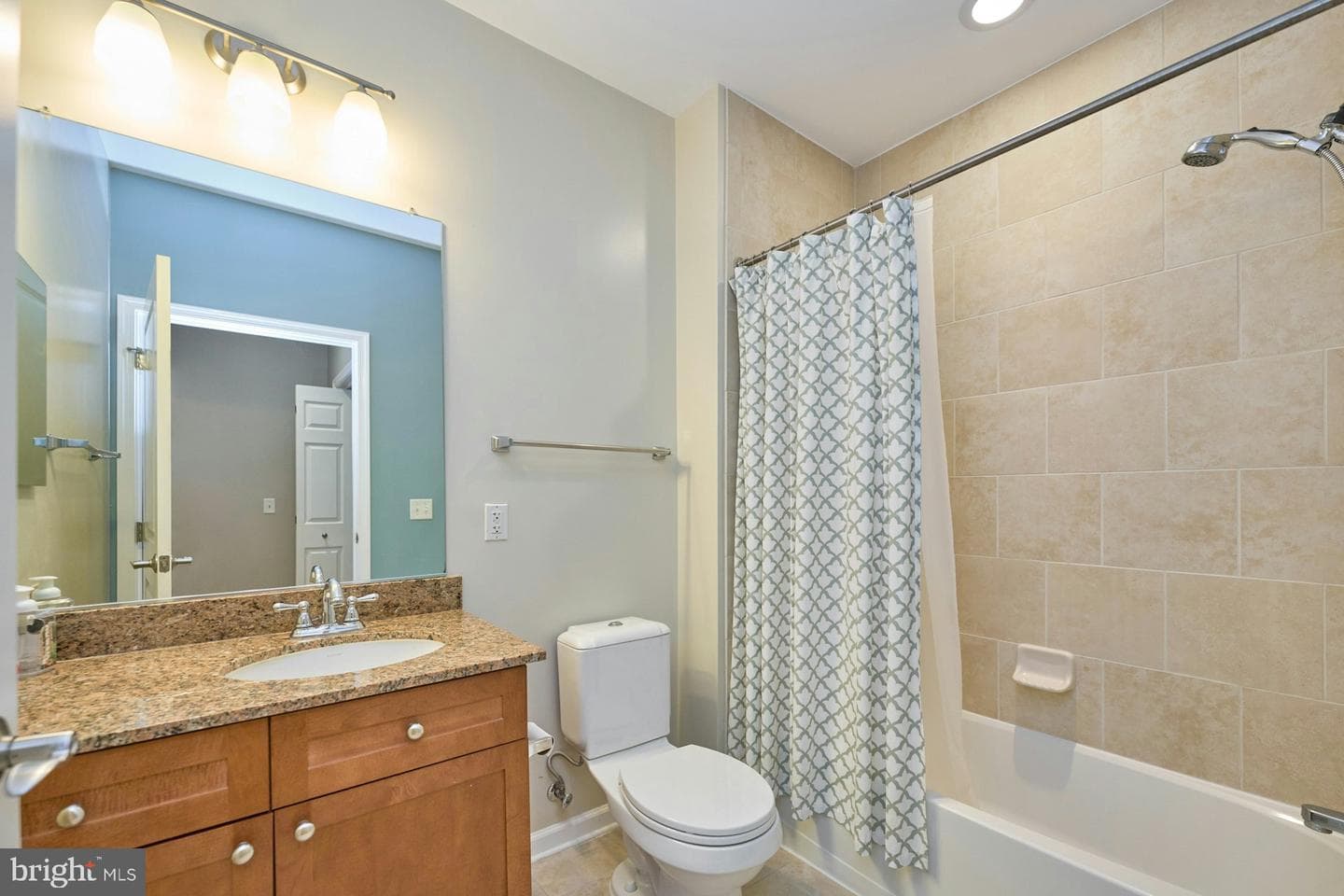 444 W Broad Street #409 photo 17