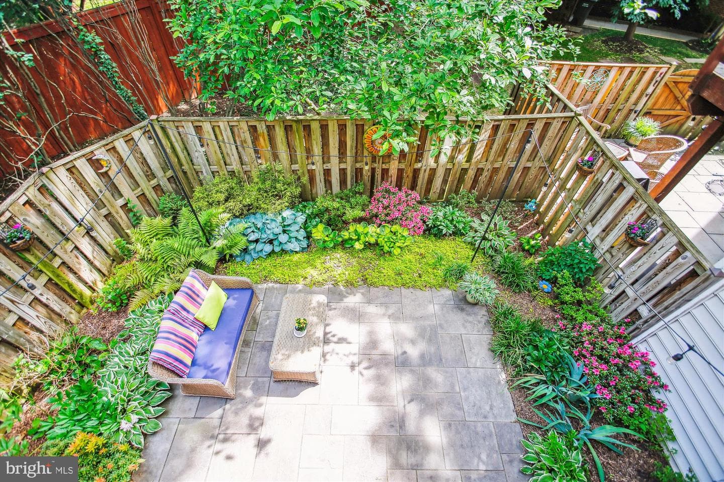 135 Rees Place photo 46