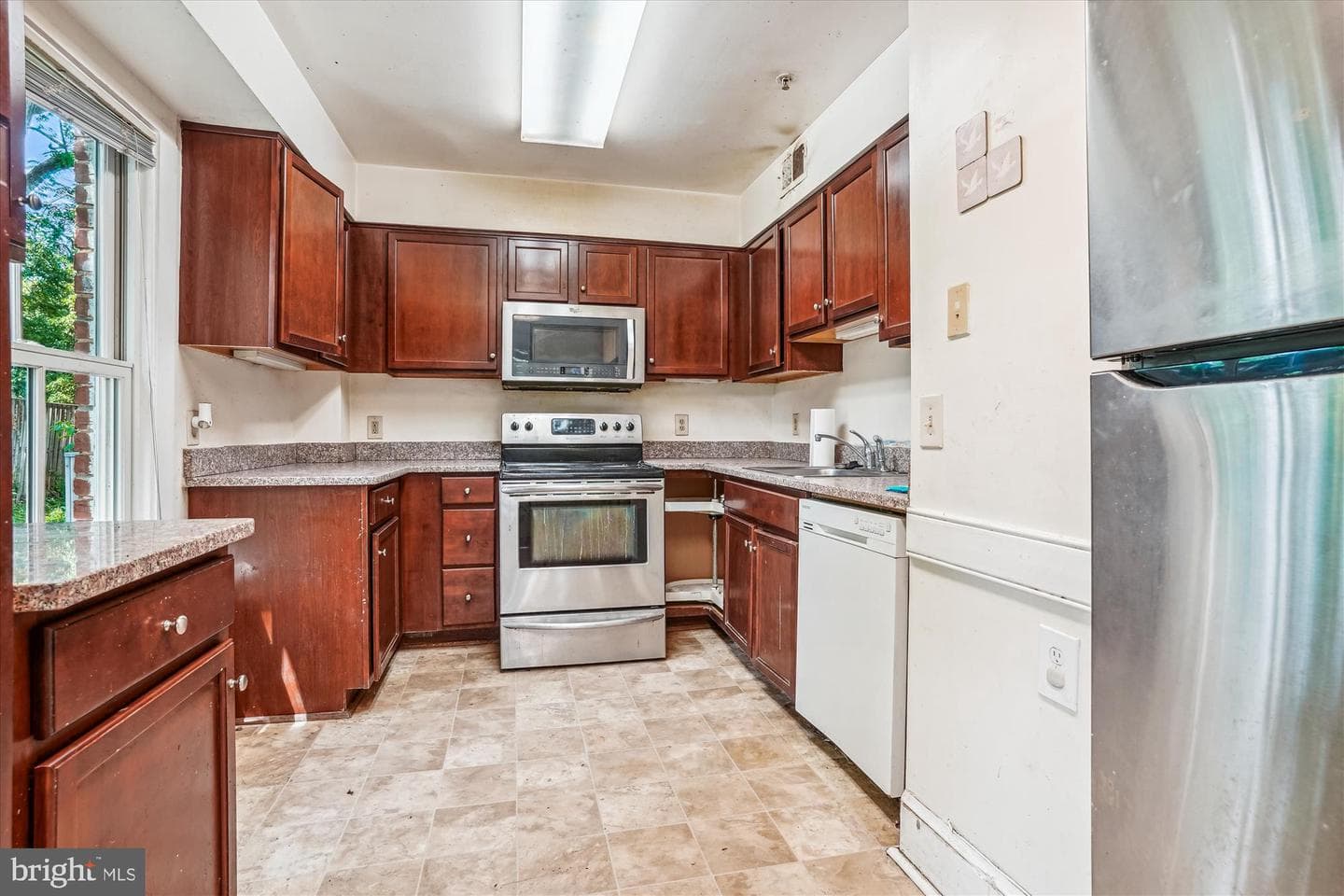 209 E Broad Street photo 23