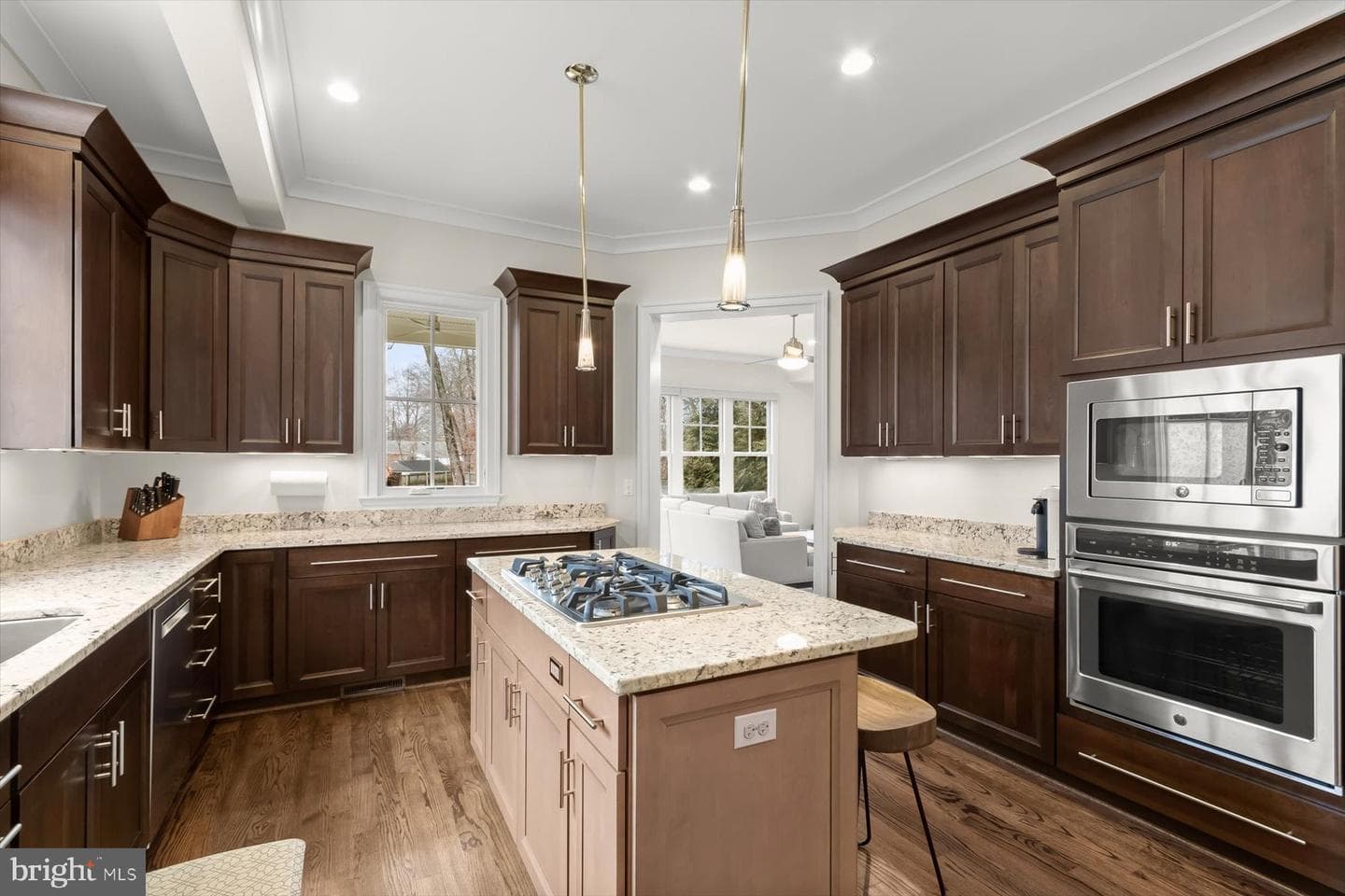 311 Grove Avenue photo 10