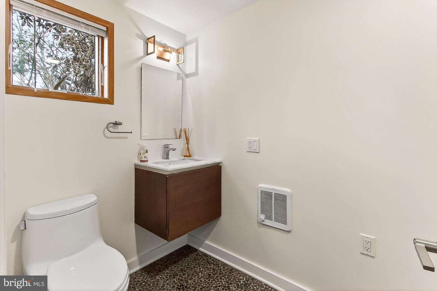 312 W Columbia Street photo 42