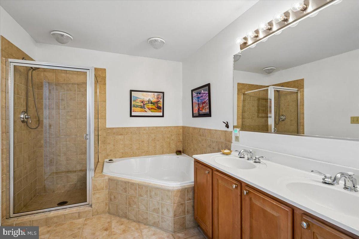 502 W Broad Street #417 photo 17