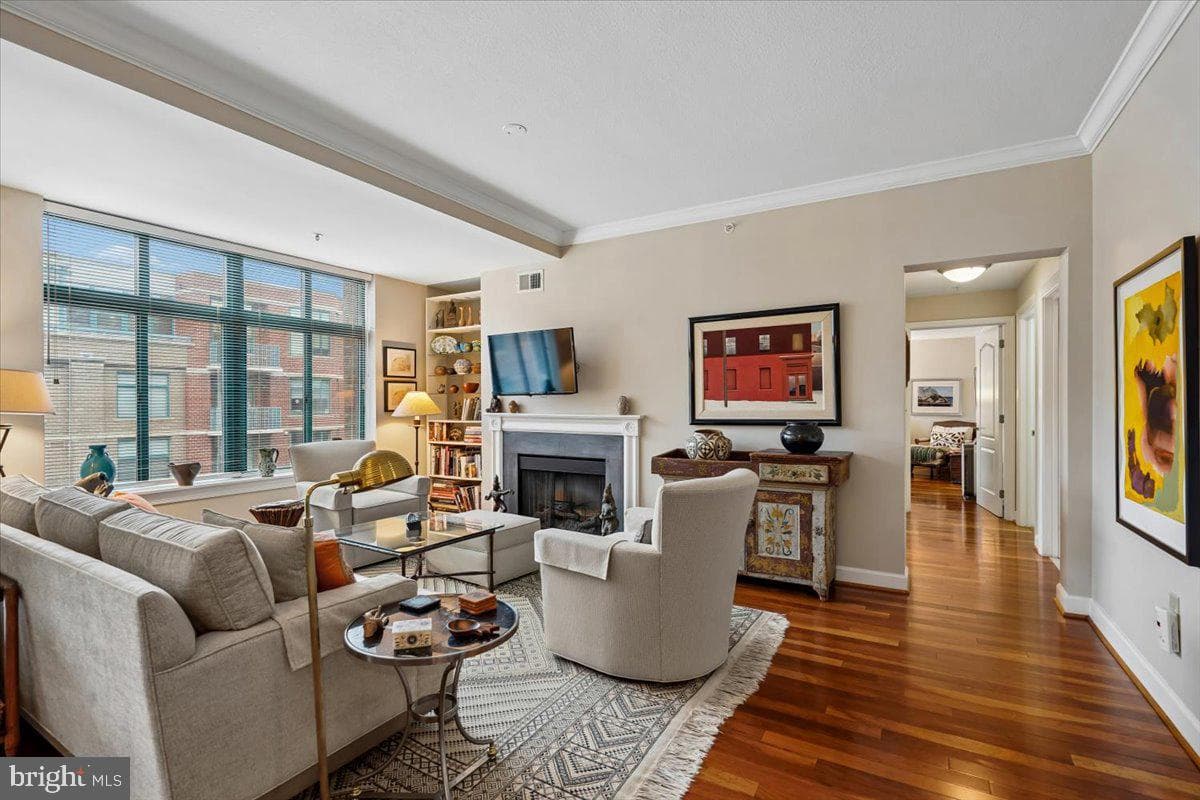 502 W Broad Street #417 photo 4