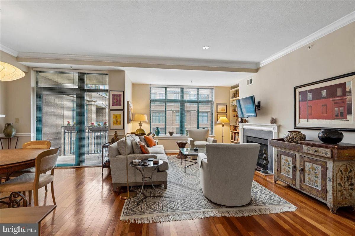 502 W Broad Street #417 photo 5