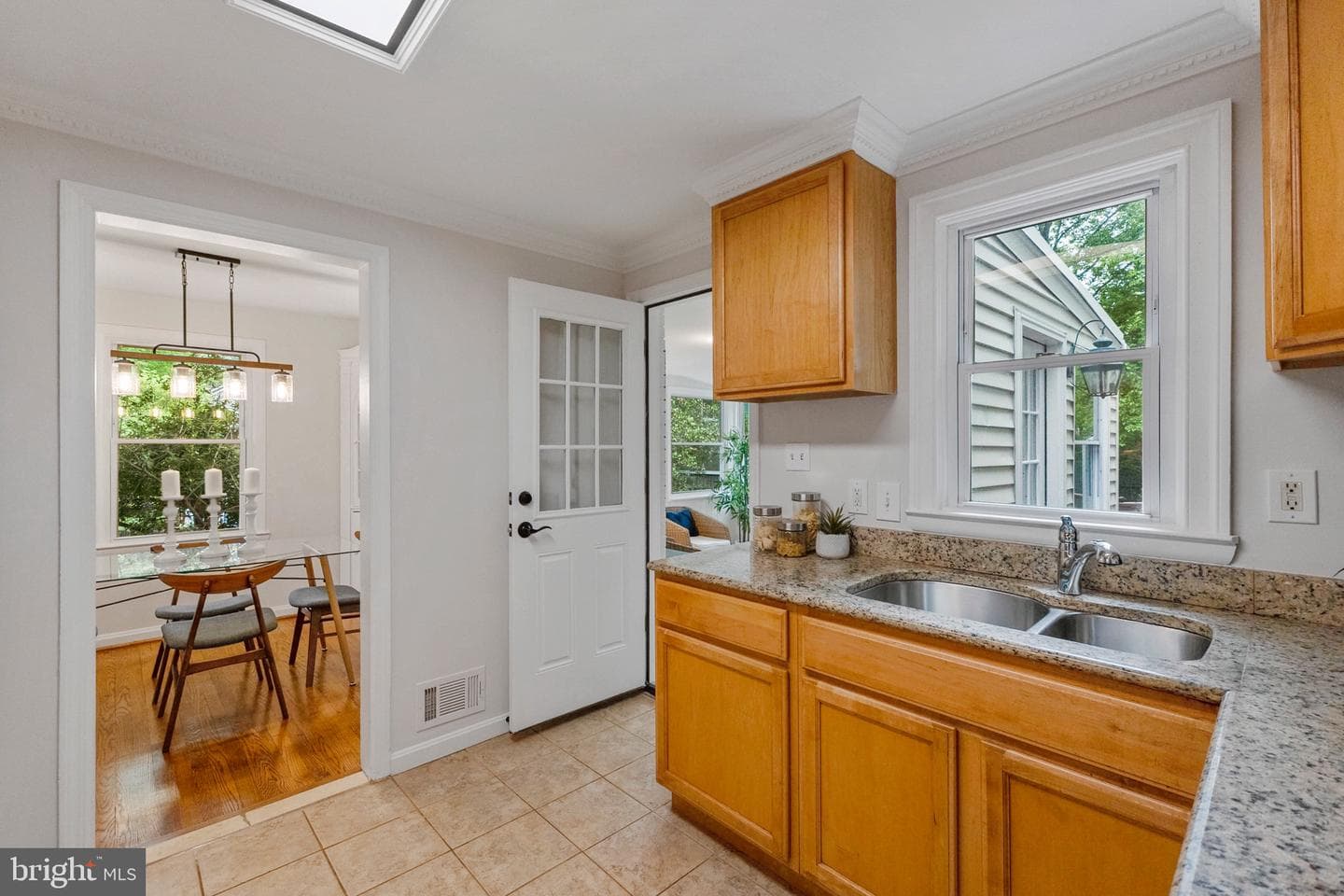 302 S West Street photo 10