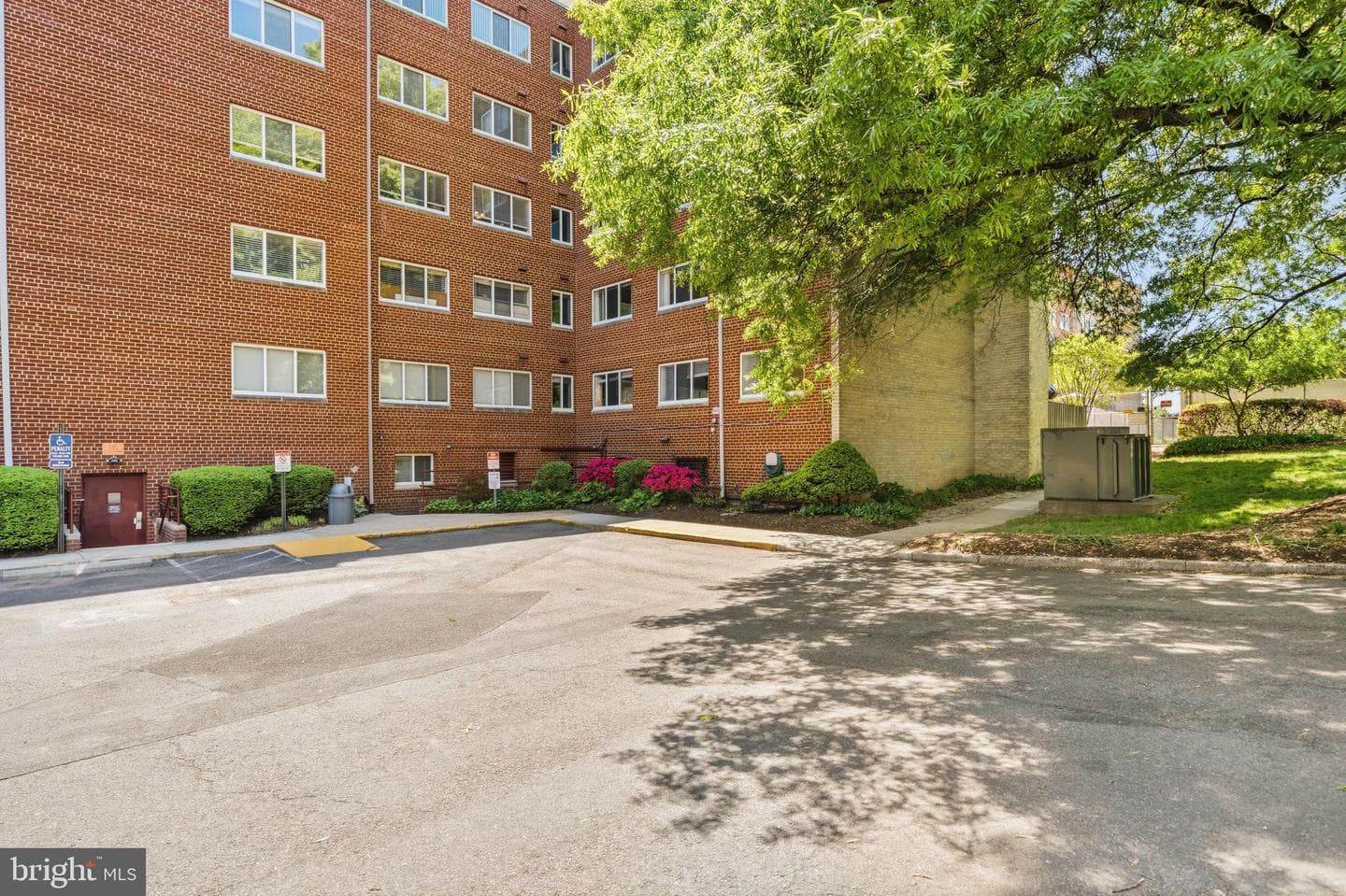 200 N Maple Avenue #613 photo 23