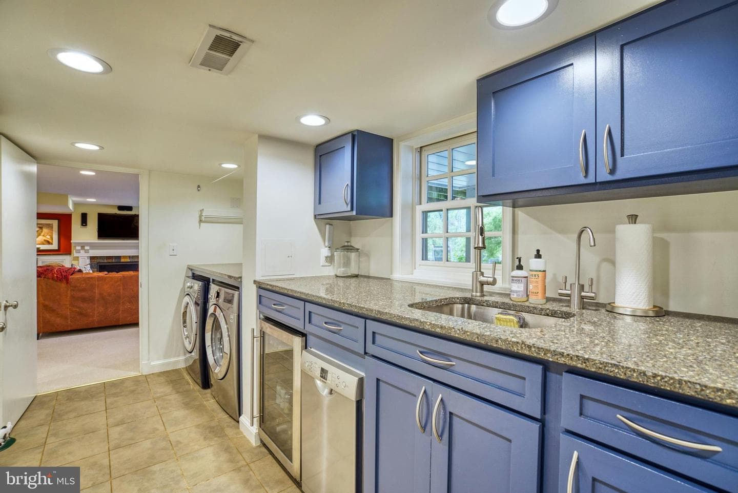 312 N Van Buren Street photo 58