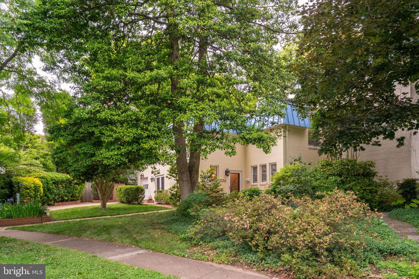 201 Garden Court photo 42