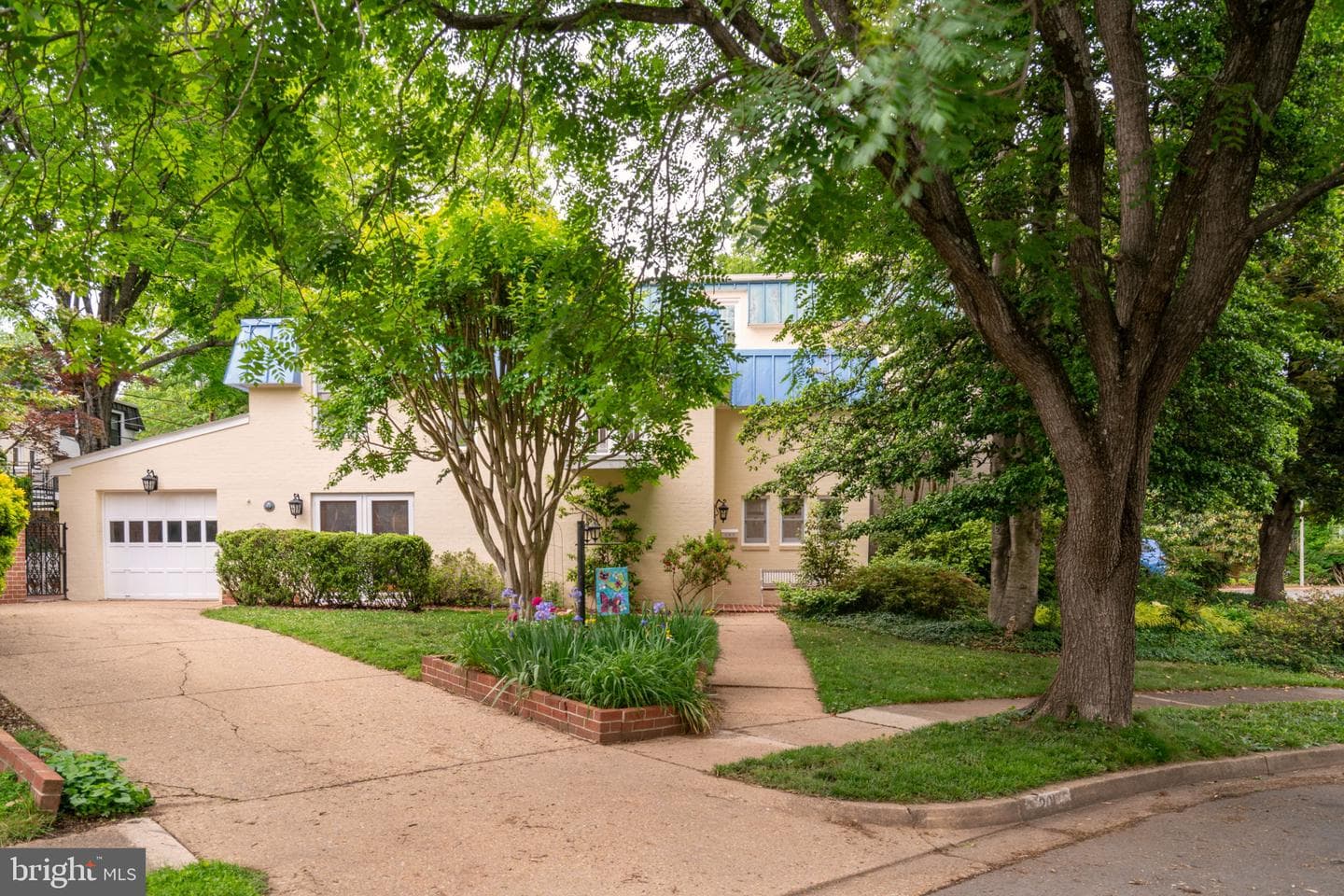 201 Garden Court photo 44