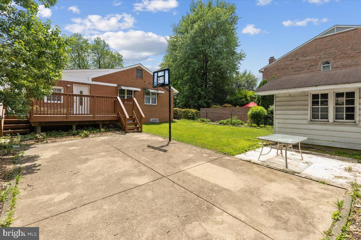 202 S Cherry Street photo 36