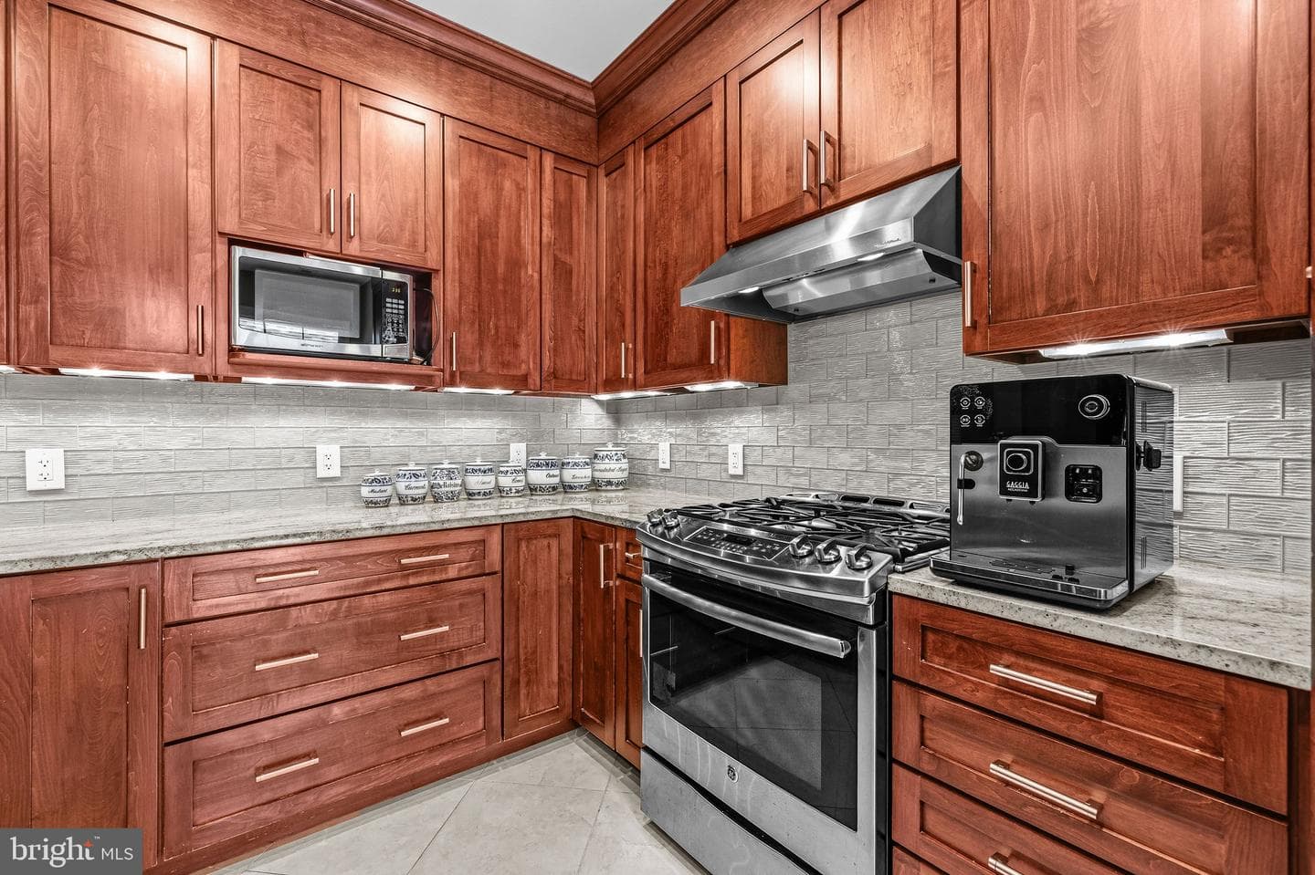 313 Hillwood Avenue photo 15