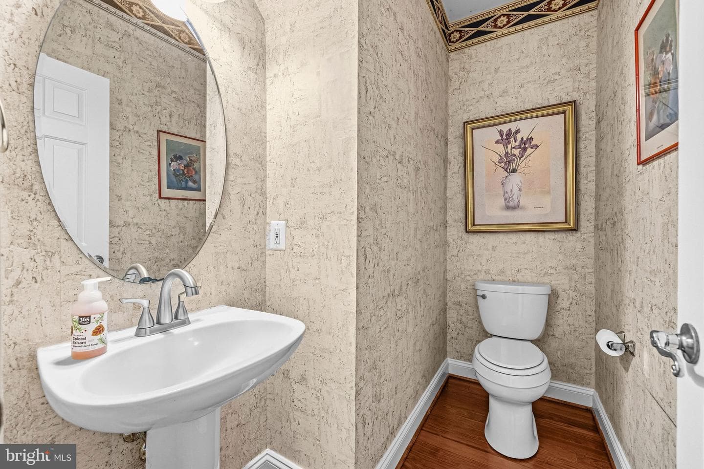 313 Hillwood Avenue photo 8