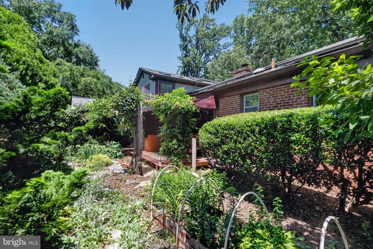 997 N Sycamore St, Falls Church