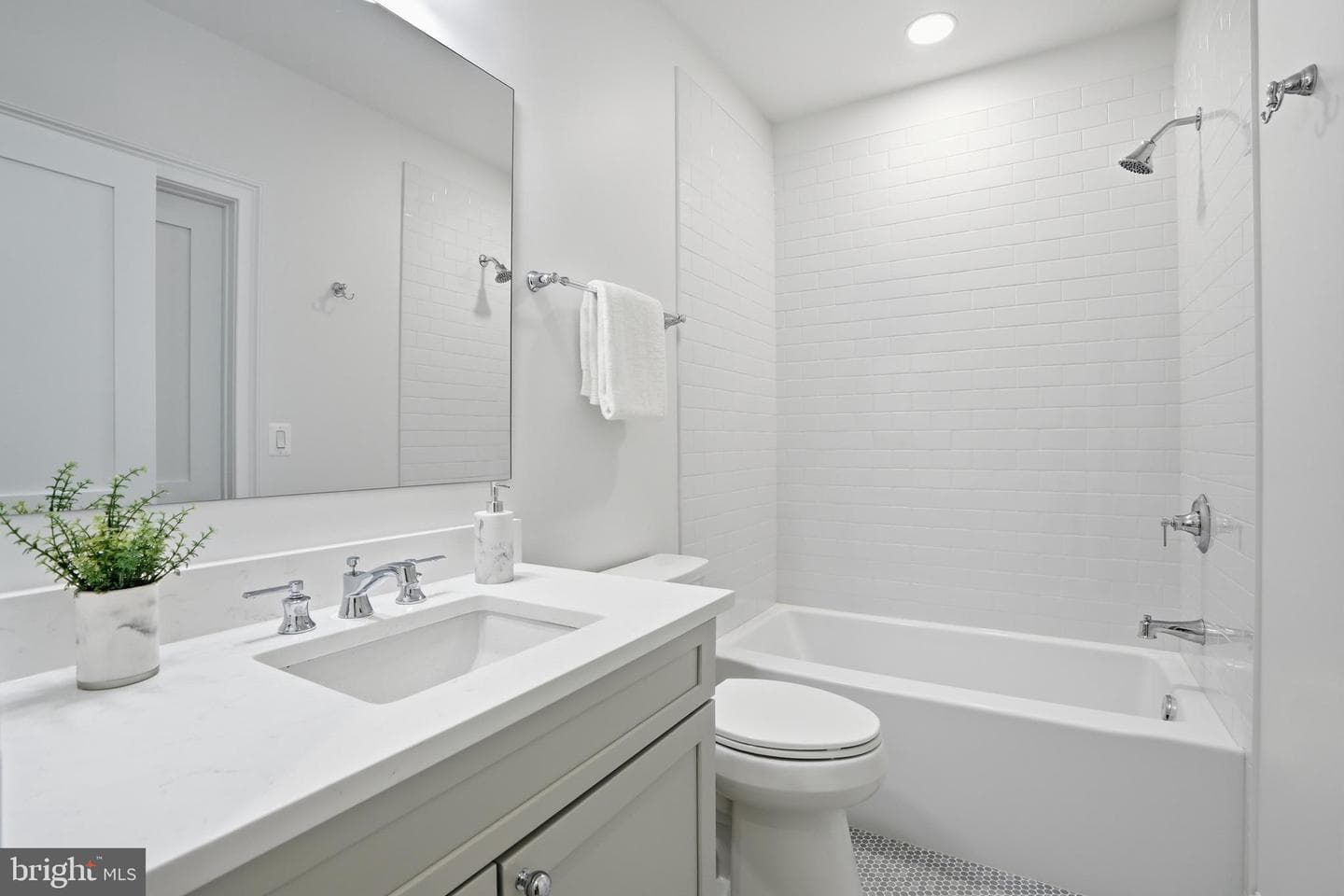 400 Dorchester Road photo 122