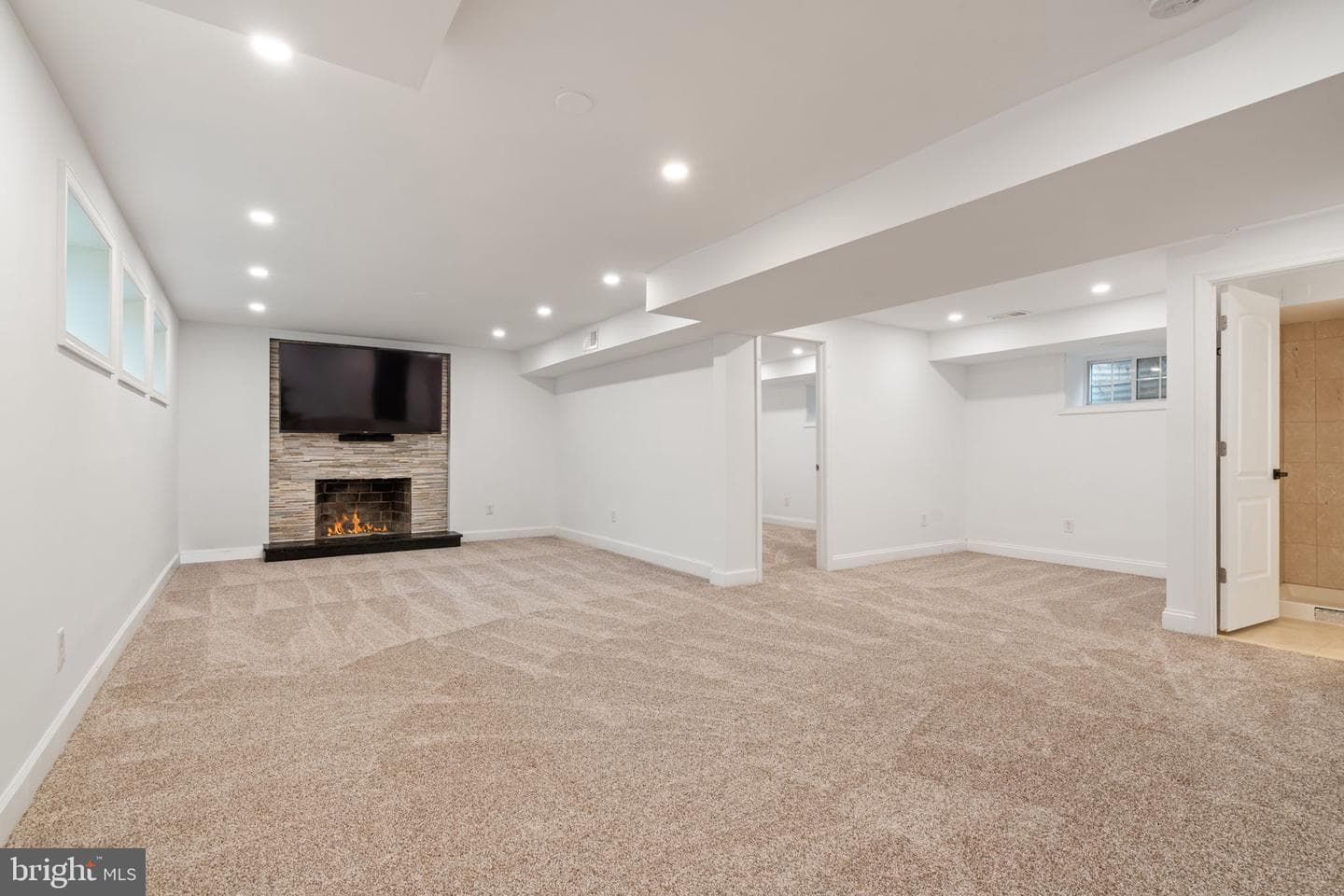 709 E Broad Street photo 28