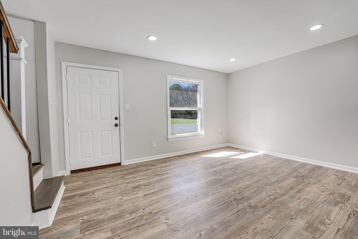 1005 Roffman Road photo 4