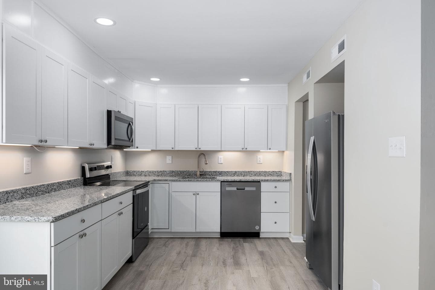 428 Rann Court photo 3
