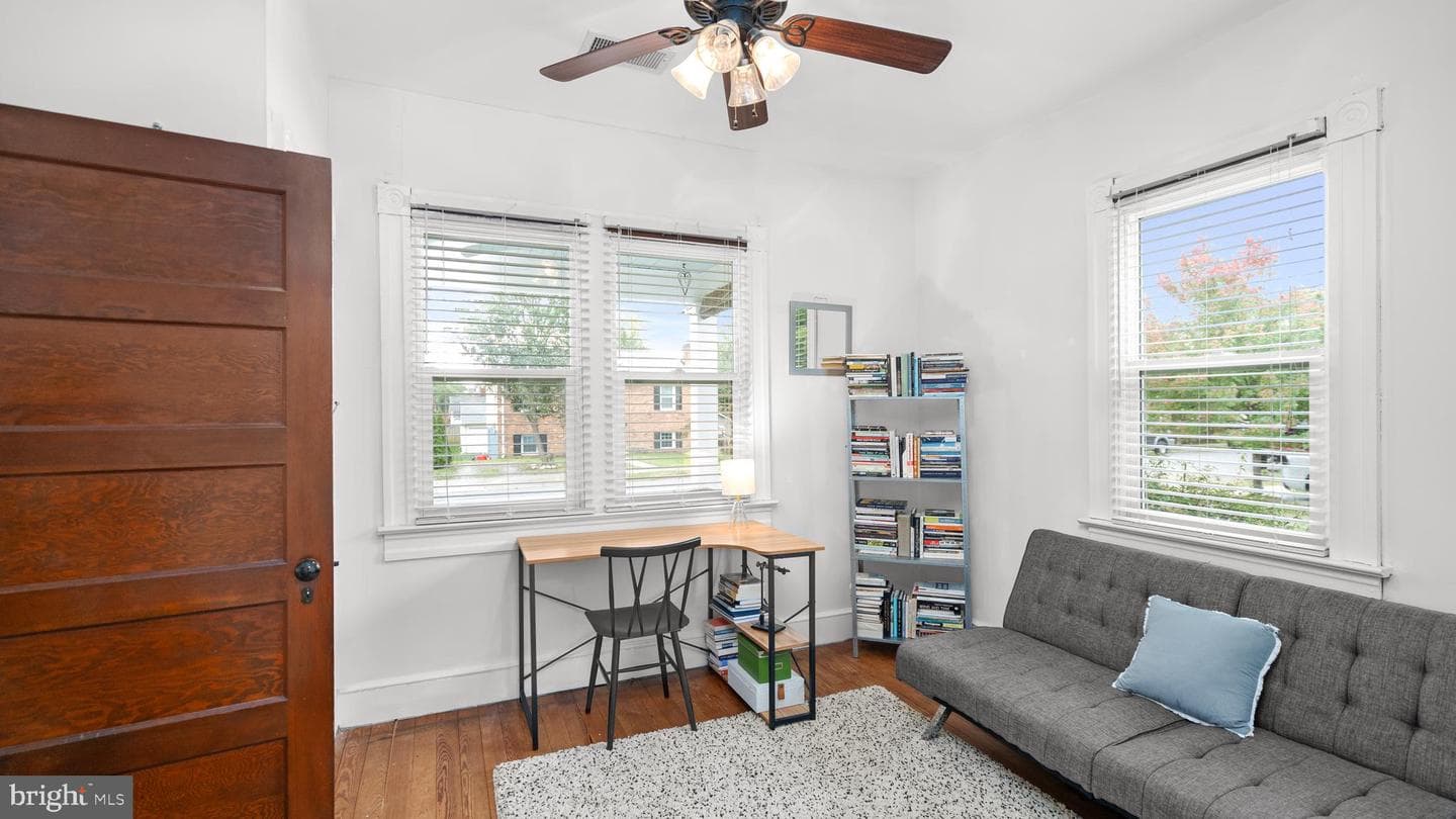 1225 Rowe Street photo 28