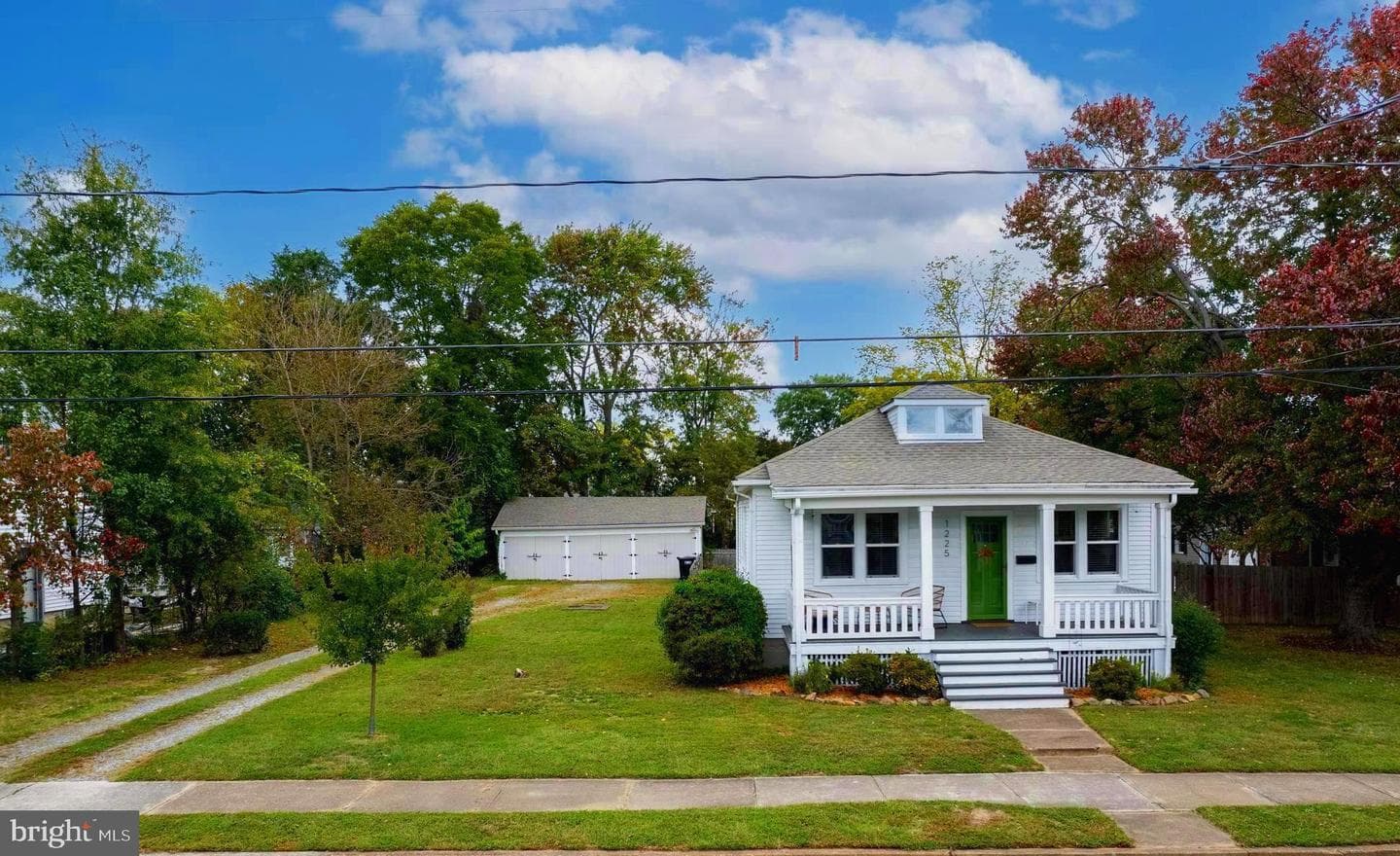 1225 Rowe Street photo 3