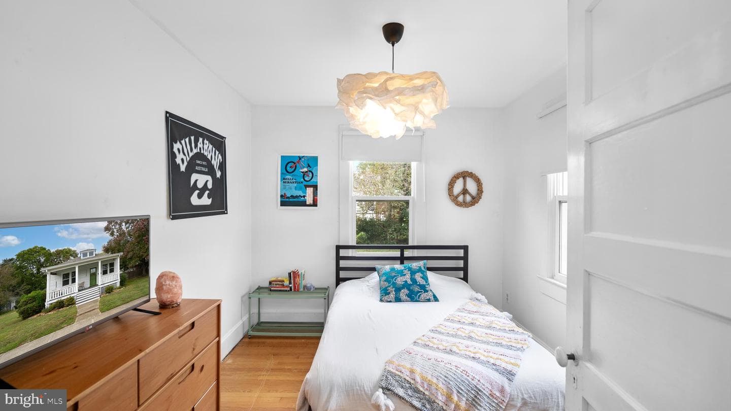 1225 Rowe Street photo 39
