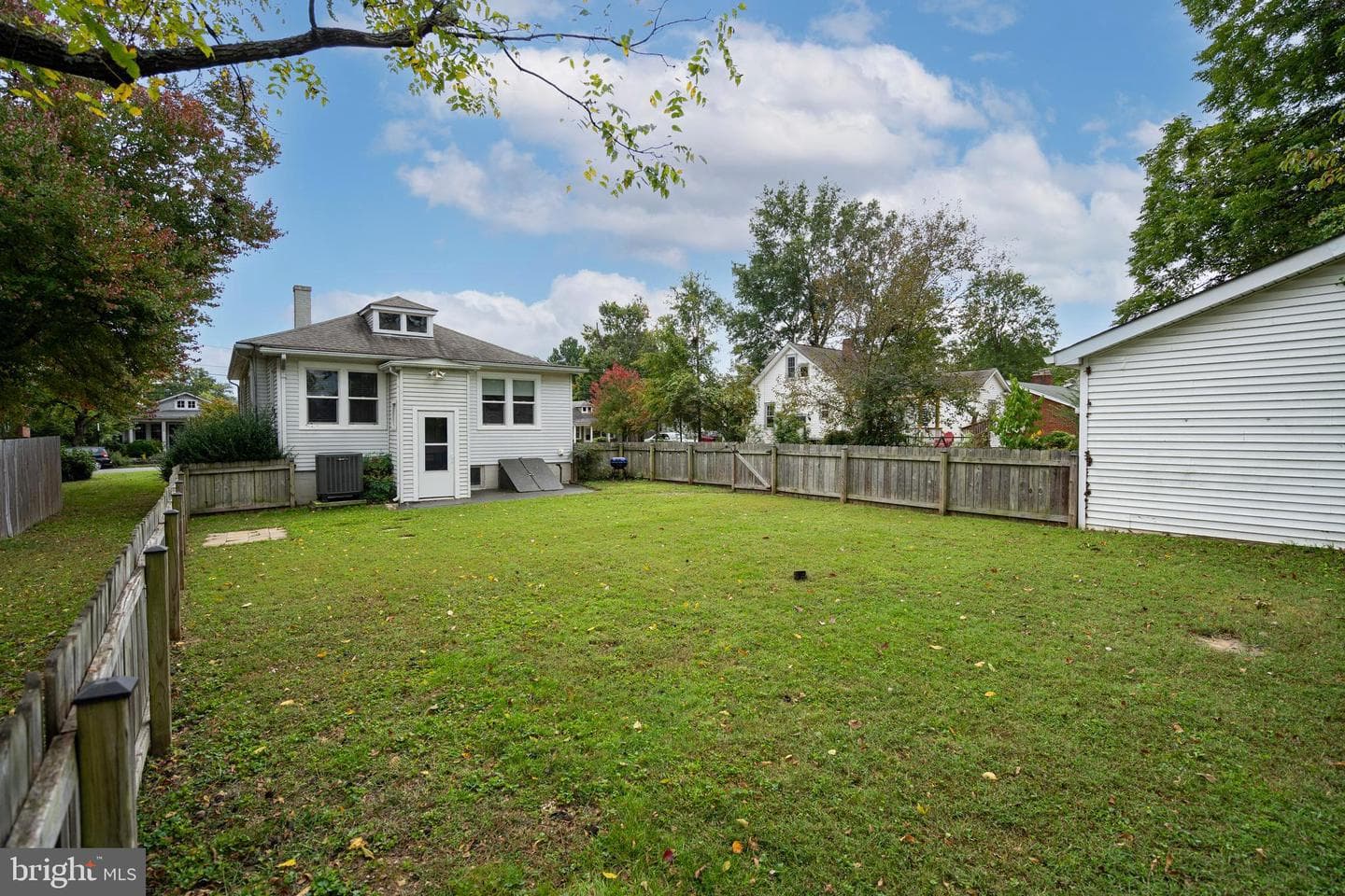 1225 Rowe Street photo 42