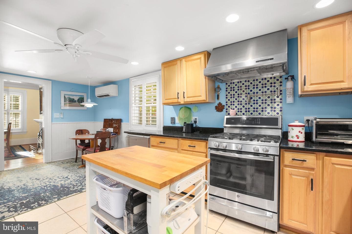 1213 Prince Edward Street photo 15