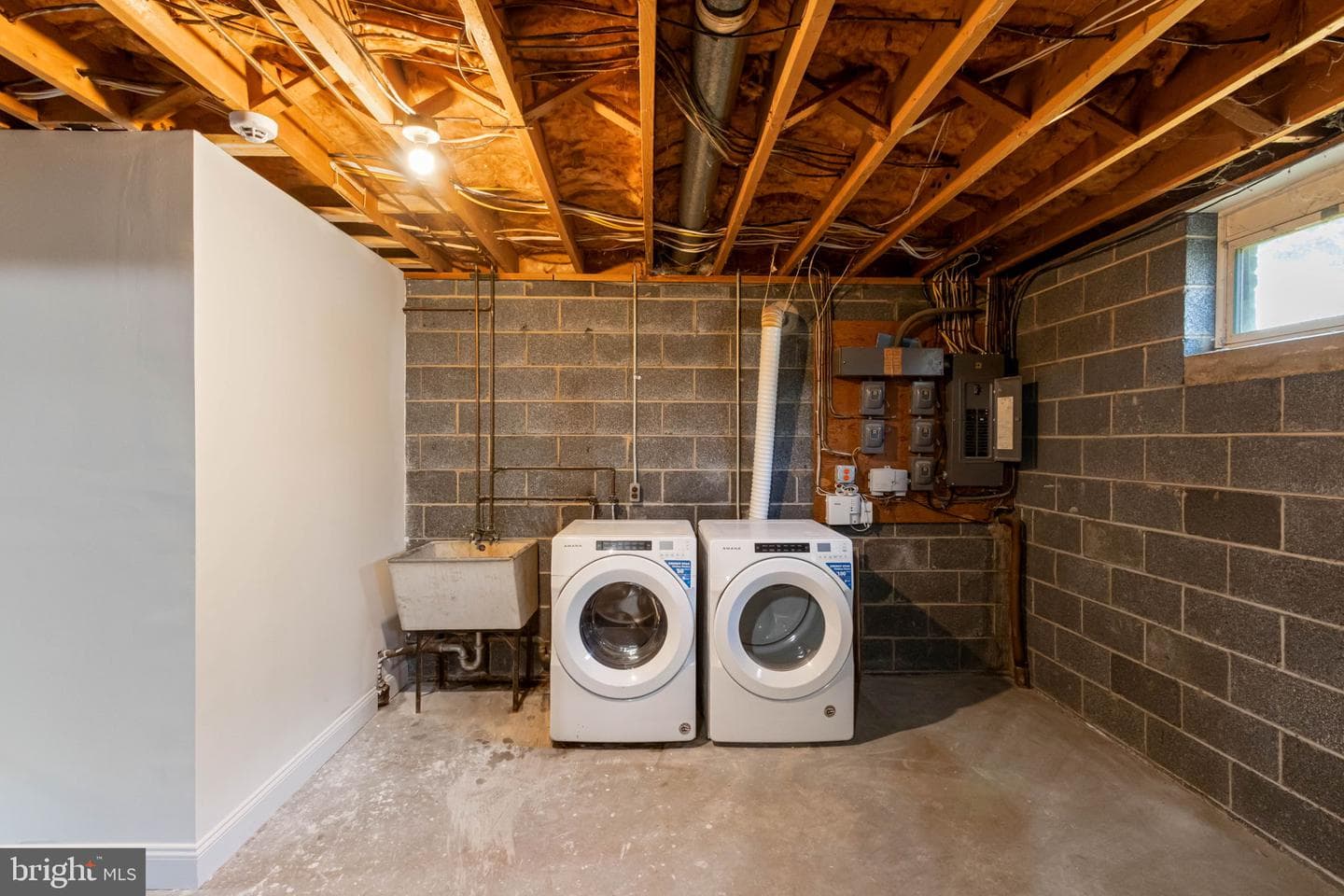306 Braehead Drive photo 44