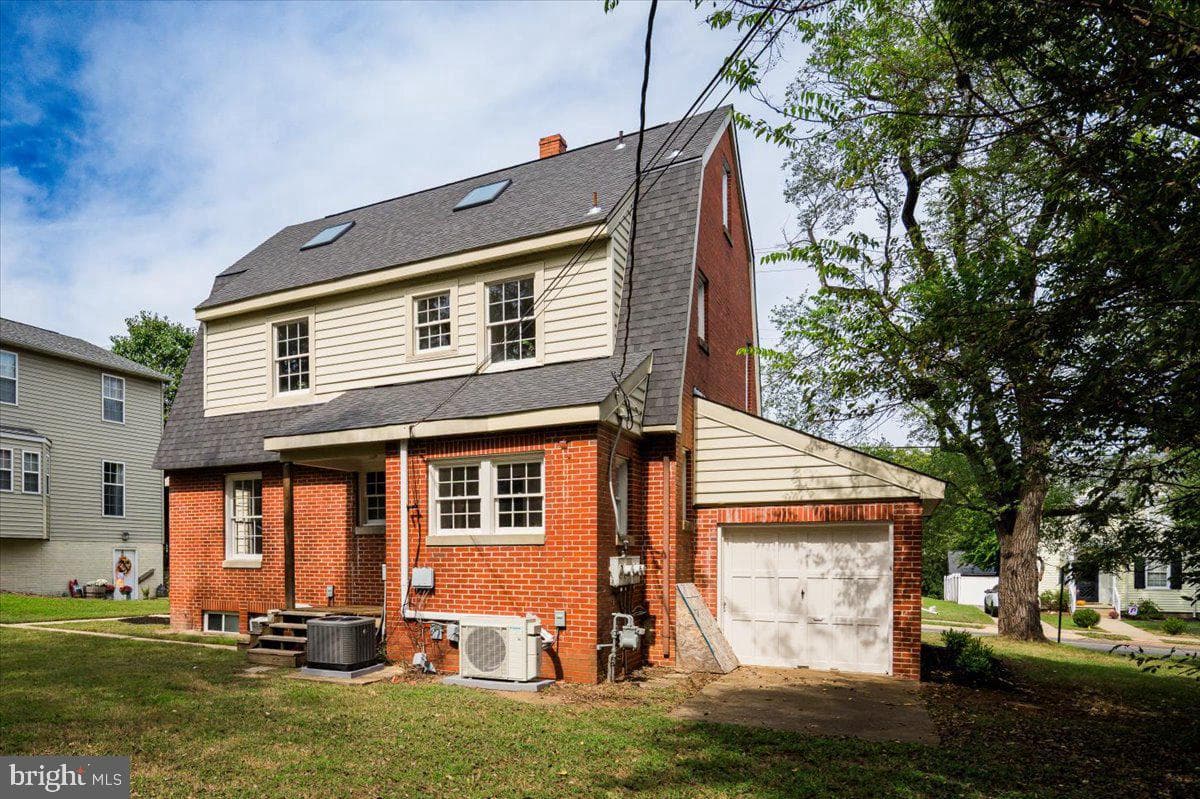 918 William Street photo 62