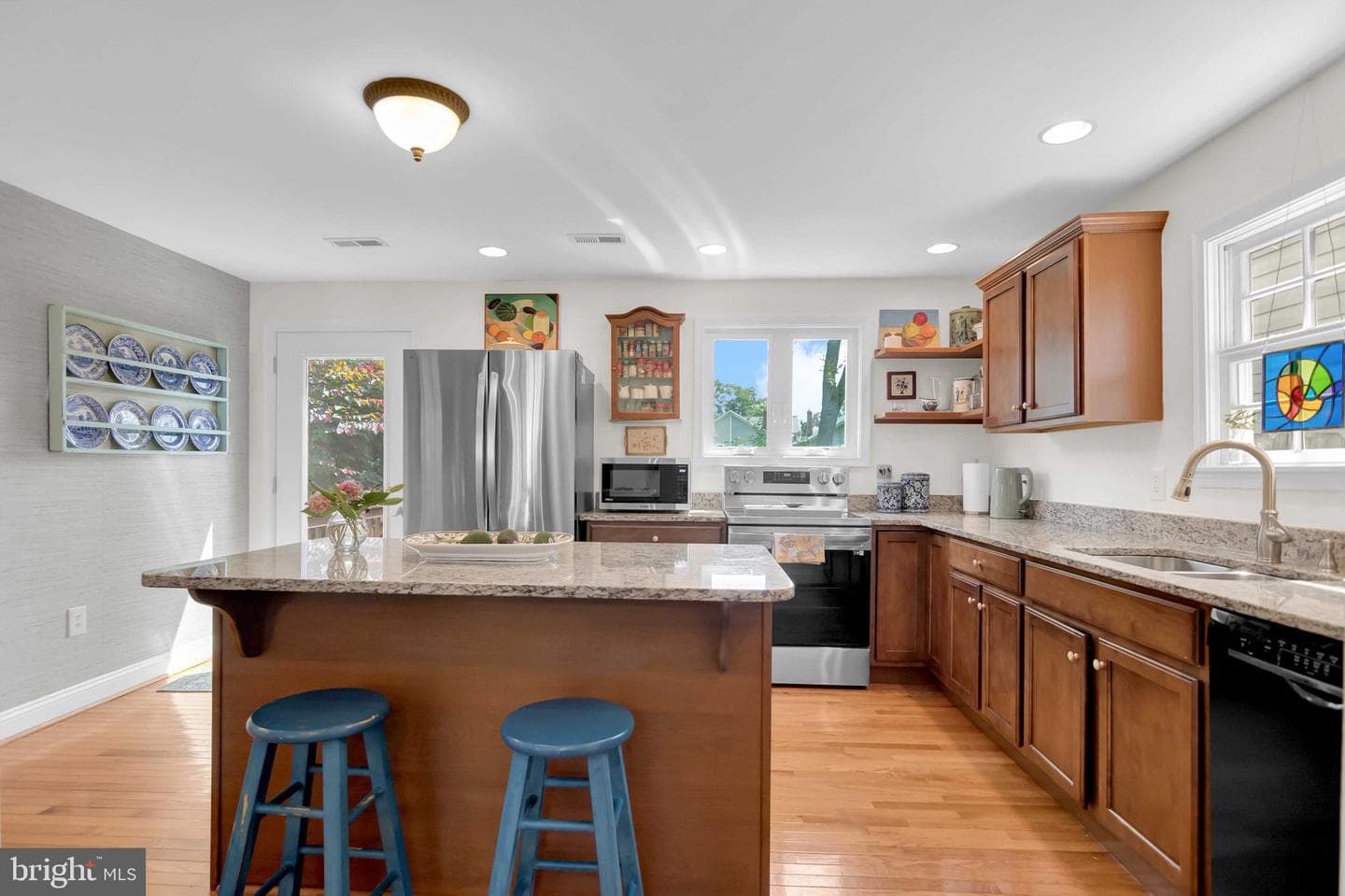 211 Prince Edward Street photo 6