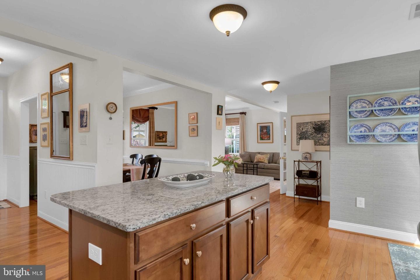 211 Prince Edward Street photo 9