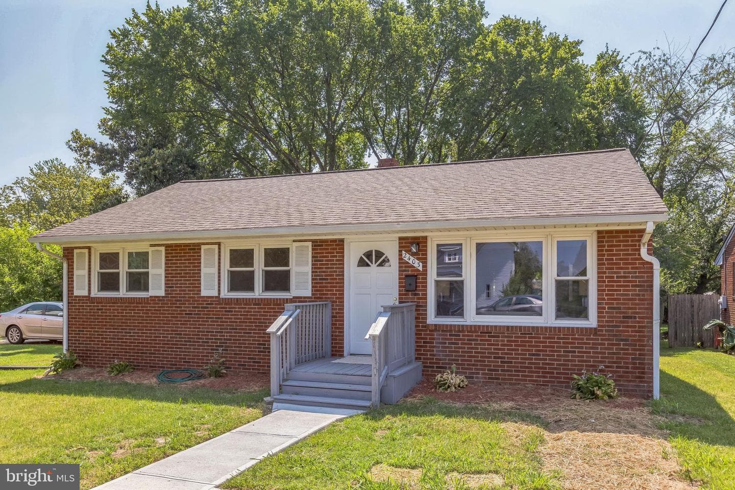 2403 Lafayette Boulevard photo 2