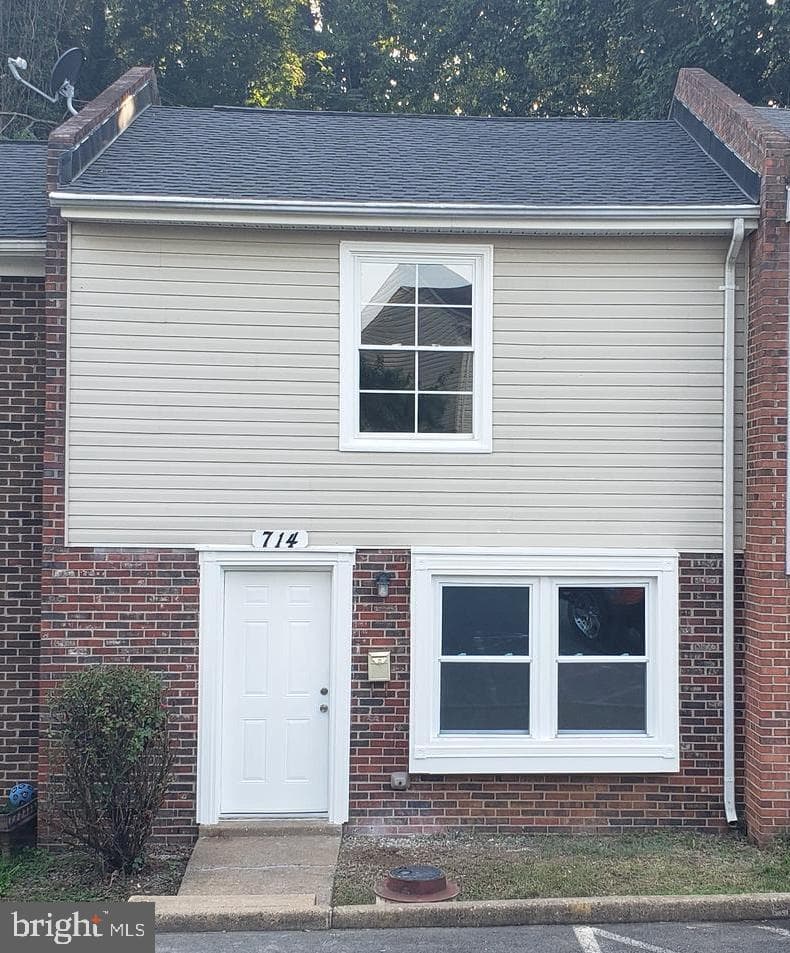 714 Denton Circle photo 2