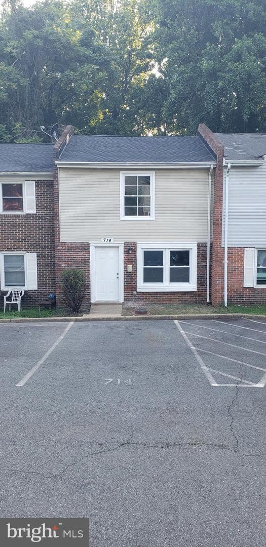 714 Denton Circle photo 3